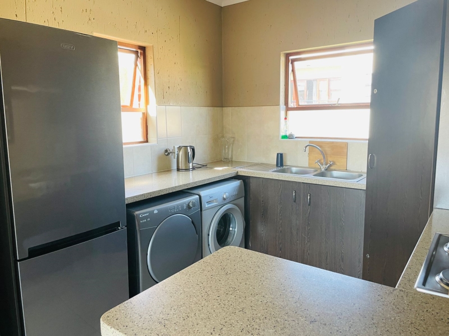To Let 2 Bedroom Property for Rent in Douglasdale Gauteng