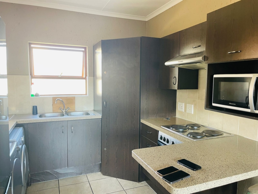 To Let 2 Bedroom Property for Rent in Douglasdale Gauteng