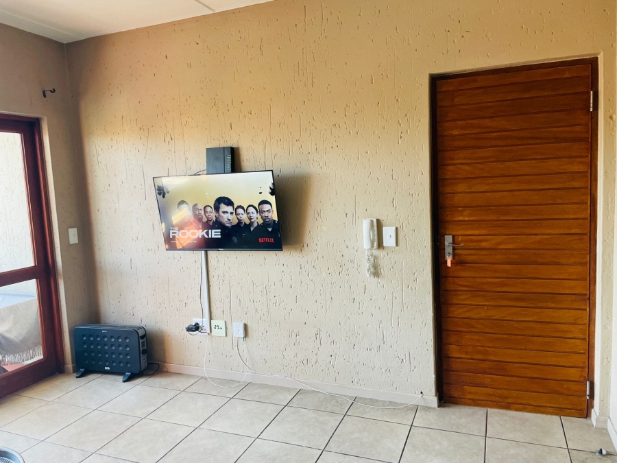 To Let 2 Bedroom Property for Rent in Douglasdale Gauteng
