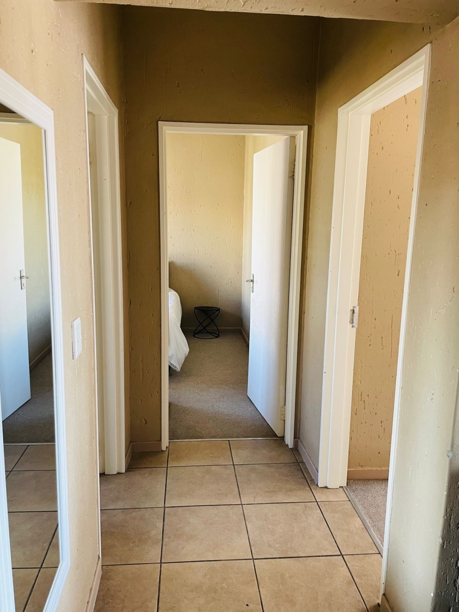 To Let 2 Bedroom Property for Rent in Douglasdale Gauteng