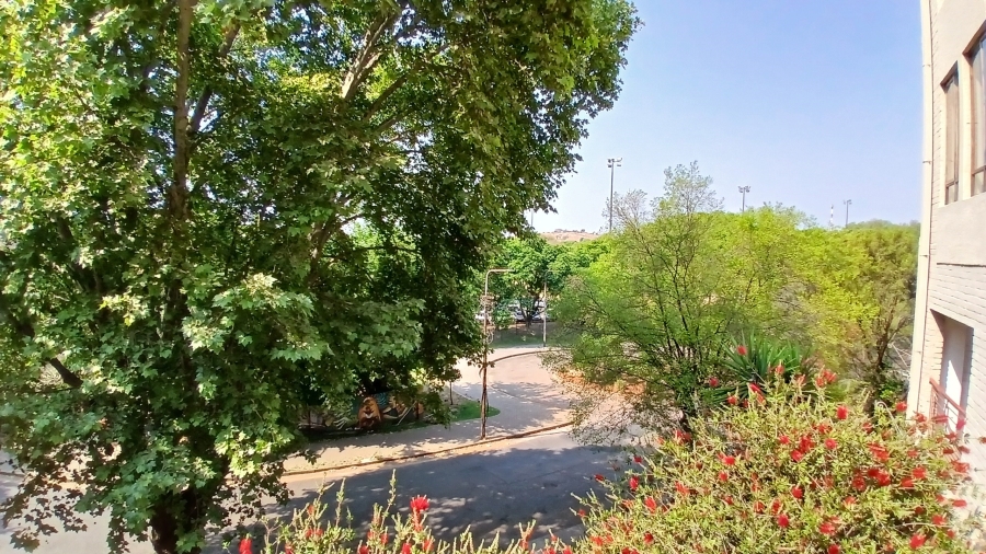 1 Bedroom Property for Sale in Westdene Gauteng
