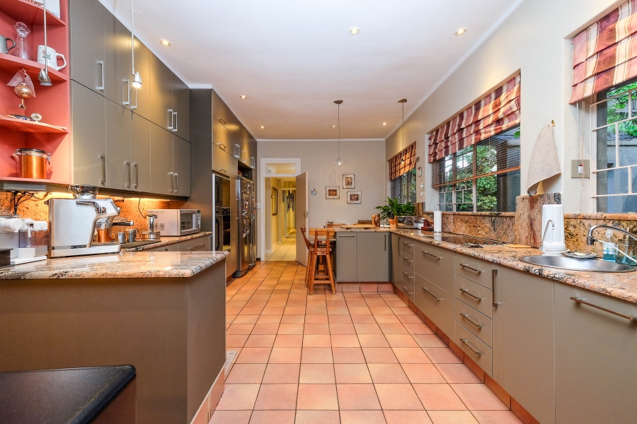 To Let 4 Bedroom Property for Rent in Oaklands Gauteng