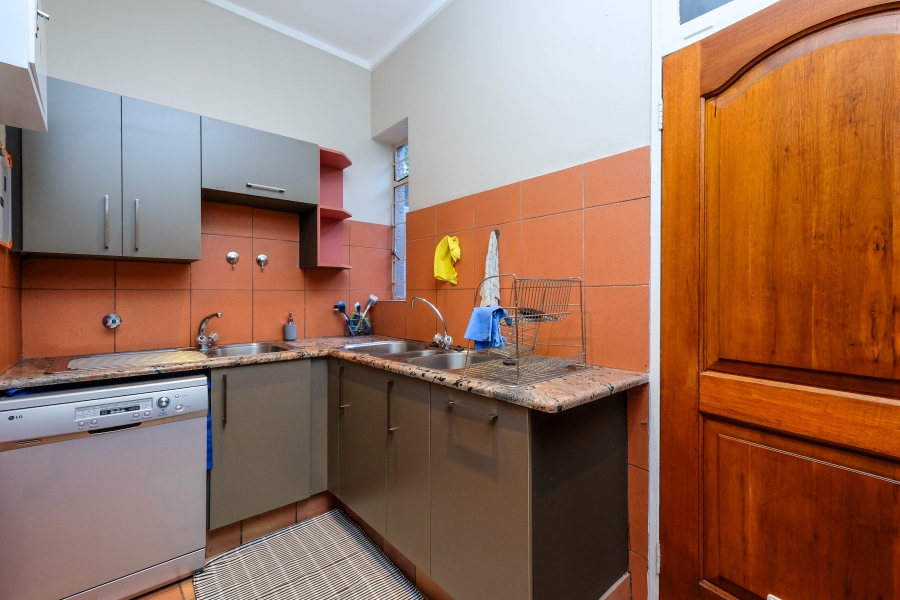 To Let 4 Bedroom Property for Rent in Oaklands Gauteng