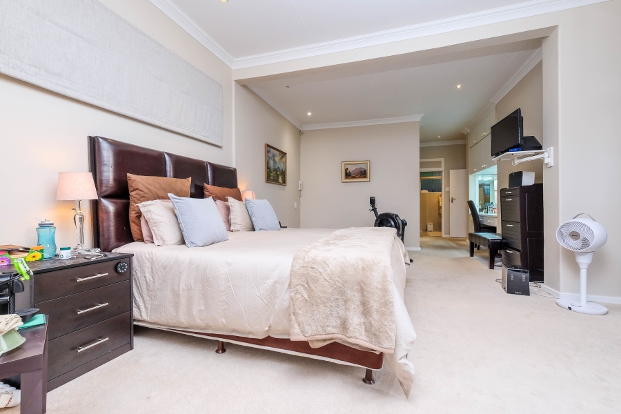 To Let 4 Bedroom Property for Rent in Oaklands Gauteng