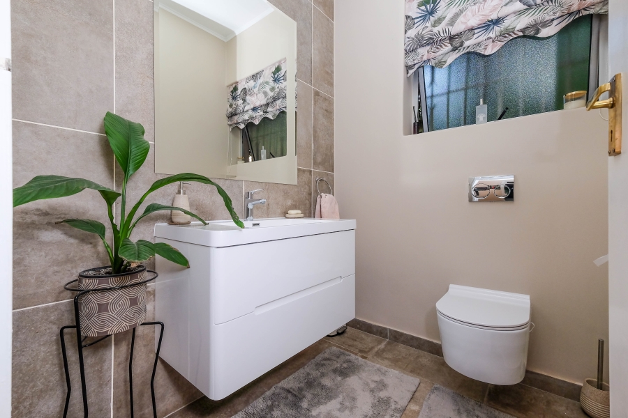 To Let 4 Bedroom Property for Rent in Oaklands Gauteng