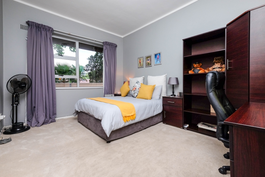 To Let 4 Bedroom Property for Rent in Oaklands Gauteng