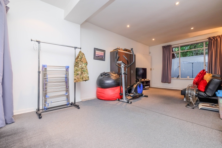To Let 4 Bedroom Property for Rent in Oaklands Gauteng