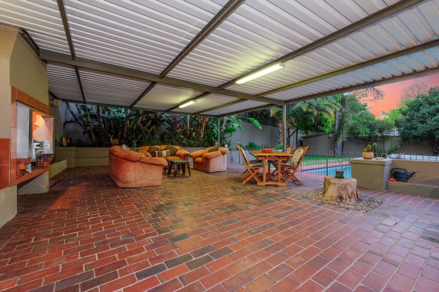 To Let 4 Bedroom Property for Rent in Oaklands Gauteng