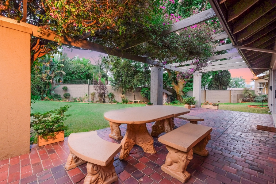 To Let 4 Bedroom Property for Rent in Oaklands Gauteng