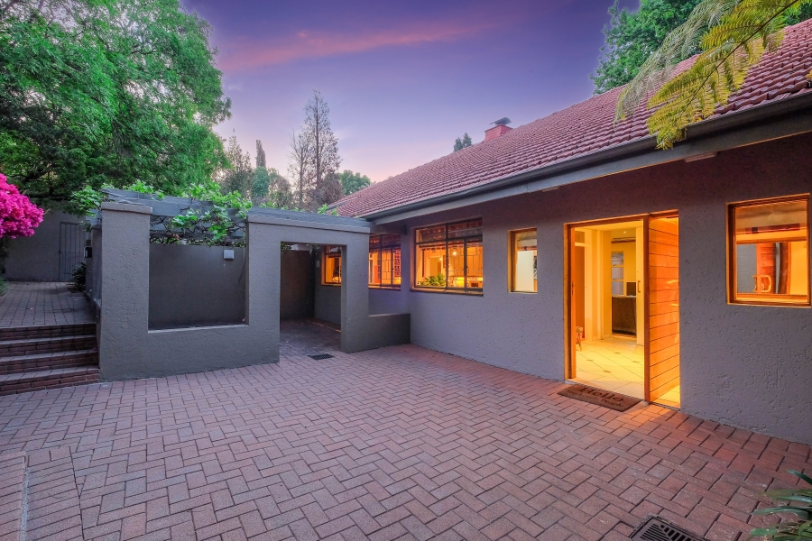 To Let 4 Bedroom Property for Rent in Oaklands Gauteng