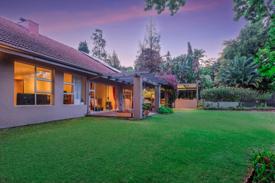 To Let 4 Bedroom Property for Rent in Oaklands Gauteng