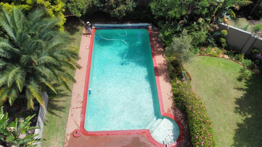 To Let 4 Bedroom Property for Rent in Oaklands Gauteng