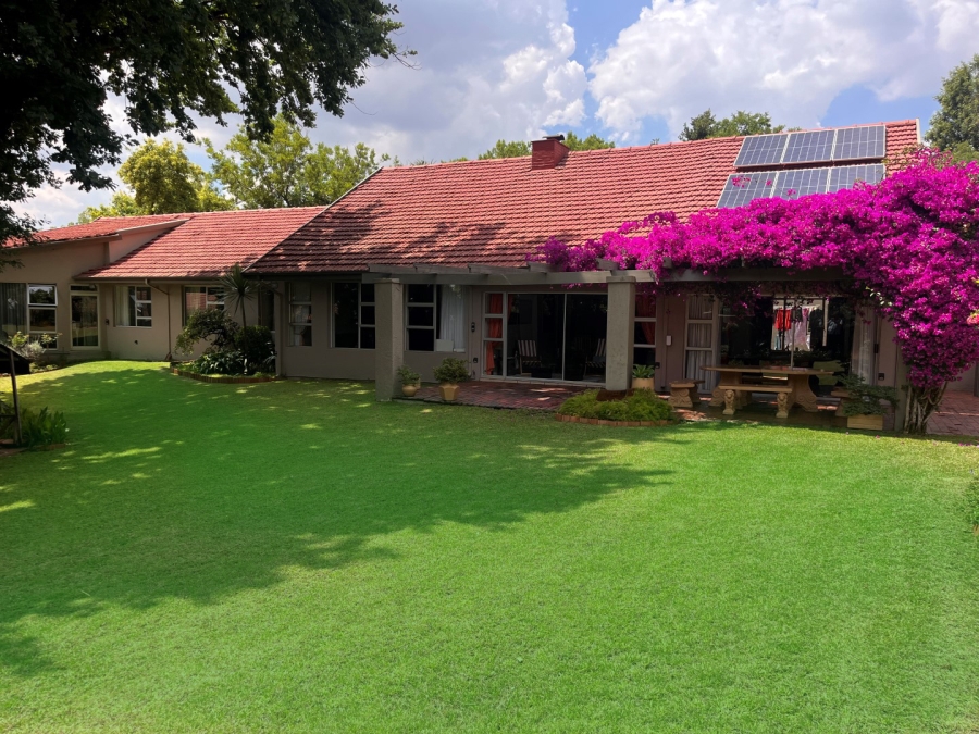To Let 4 Bedroom Property for Rent in Oaklands Gauteng
