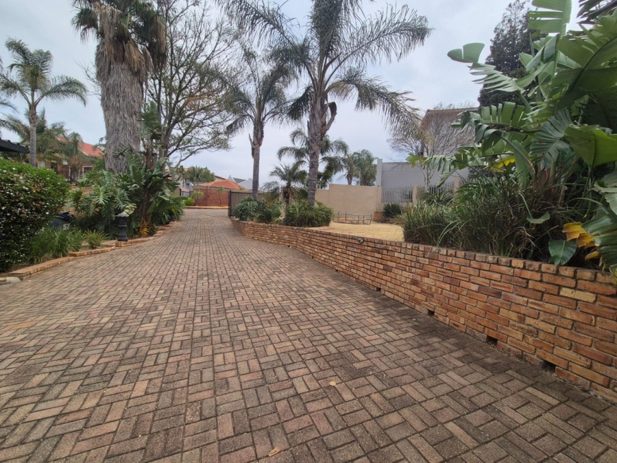 3 Bedroom Property for Sale in Noordheuwel Gauteng