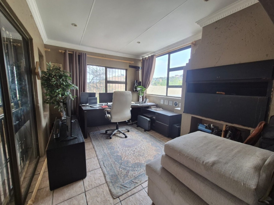 3 Bedroom Property for Sale in Noordheuwel Gauteng
