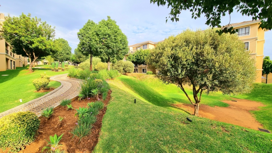 2 Bedroom Property for Sale in Erand Gardens Gauteng