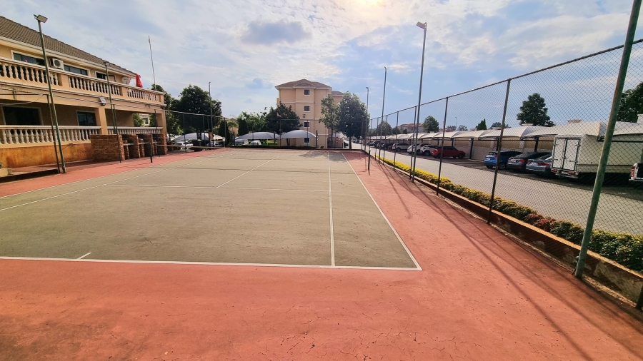 2 Bedroom Property for Sale in Erand Gardens Gauteng