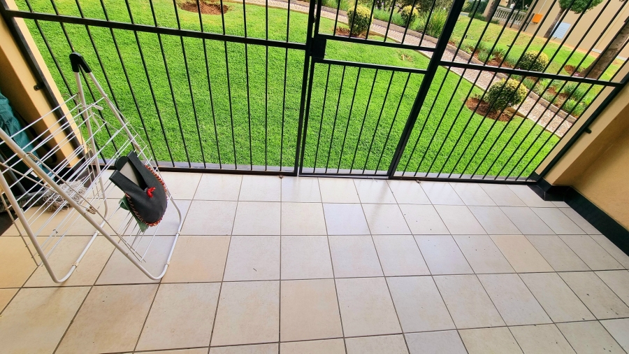 2 Bedroom Property for Sale in Erand Gardens Gauteng