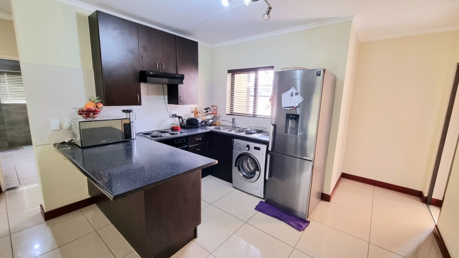 2 Bedroom Property for Sale in Erand Gardens Gauteng