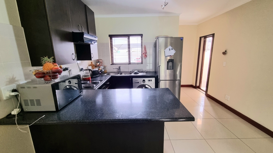 2 Bedroom Property for Sale in Erand Gardens Gauteng