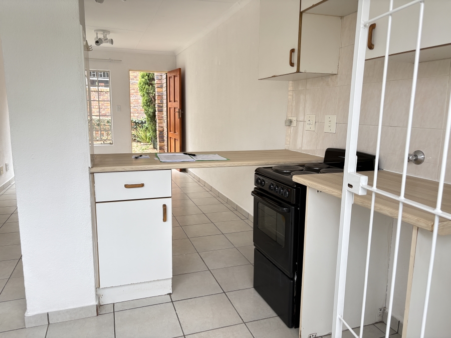 2 Bedroom Property for Sale in Allens Nek Gauteng