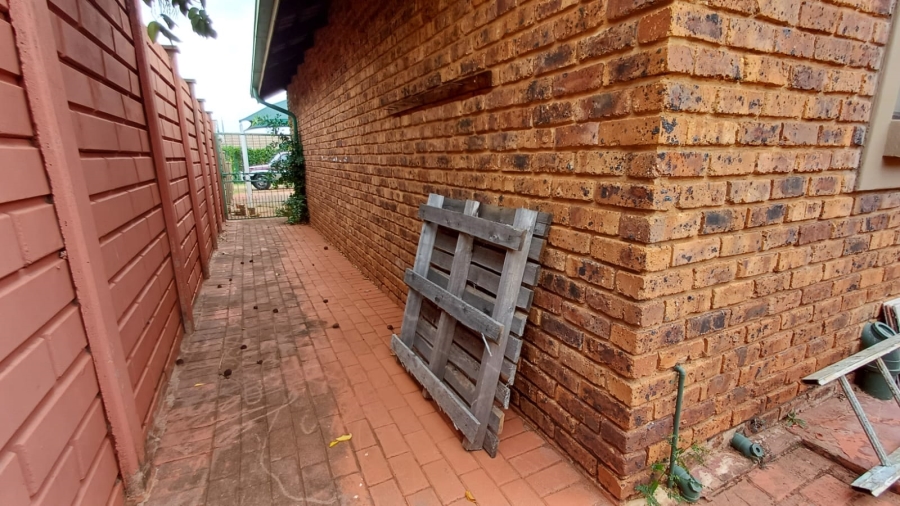 2 Bedroom Property for Sale in Theresa Park Gauteng