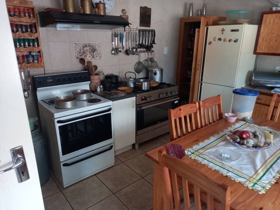 4 Bedroom Property for Sale in Greenhills Gauteng