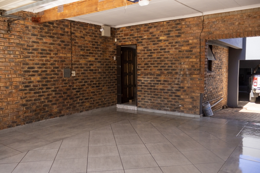 3 Bedroom Property for Sale in Sunward Park Gauteng