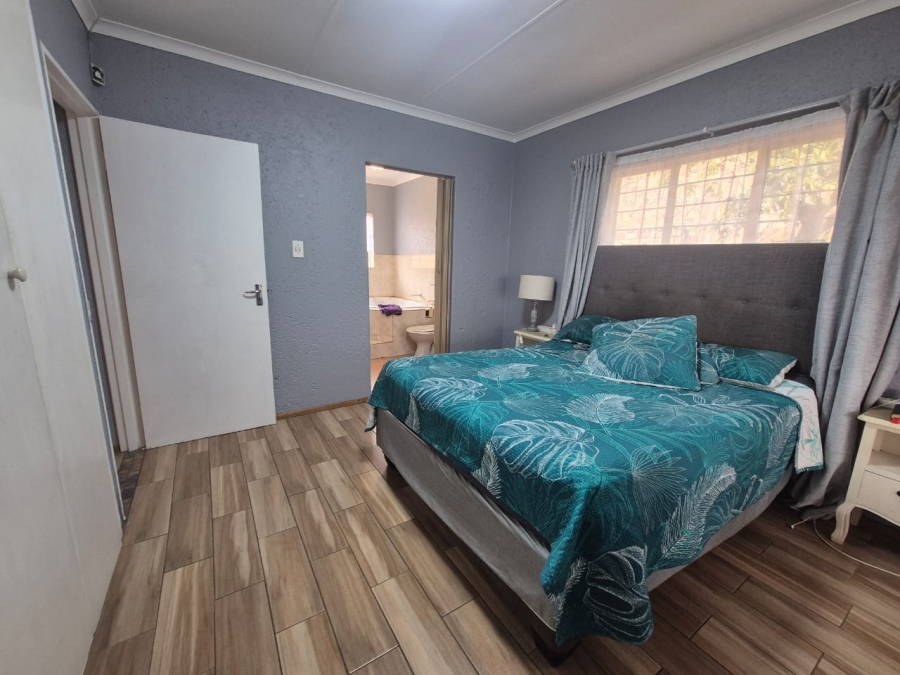 3 Bedroom Property for Sale in Noordheuwel Gauteng