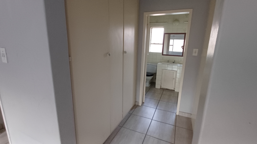 To Let 2 Bedroom Property for Rent in Buccleuch Gauteng