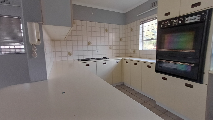 To Let 2 Bedroom Property for Rent in Buccleuch Gauteng