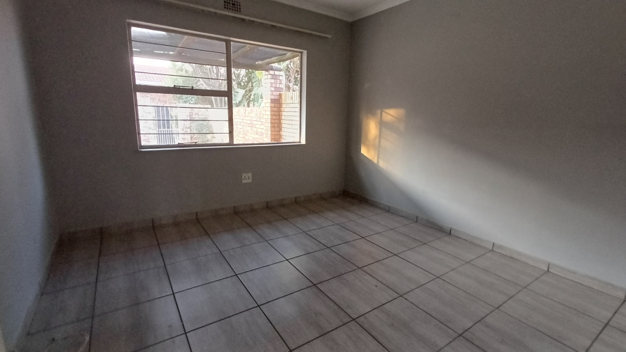 To Let 2 Bedroom Property for Rent in Buccleuch Gauteng