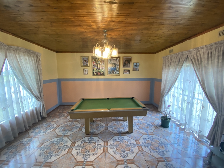 4 Bedroom Property for Sale in Mackenzie Park Gauteng