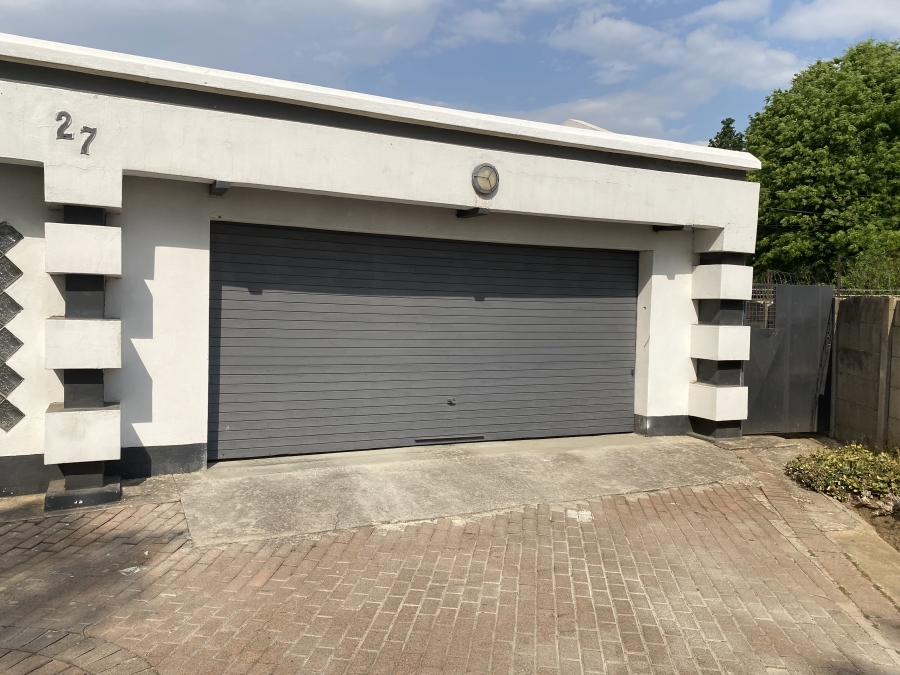 4 Bedroom Property for Sale in Mackenzie Park Gauteng