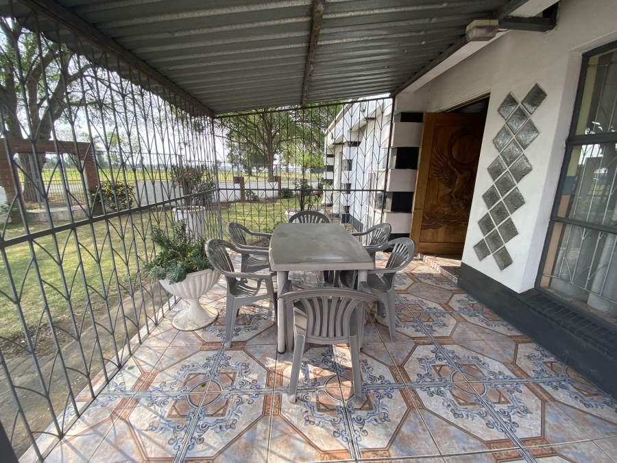 4 Bedroom Property for Sale in Mackenzie Park Gauteng