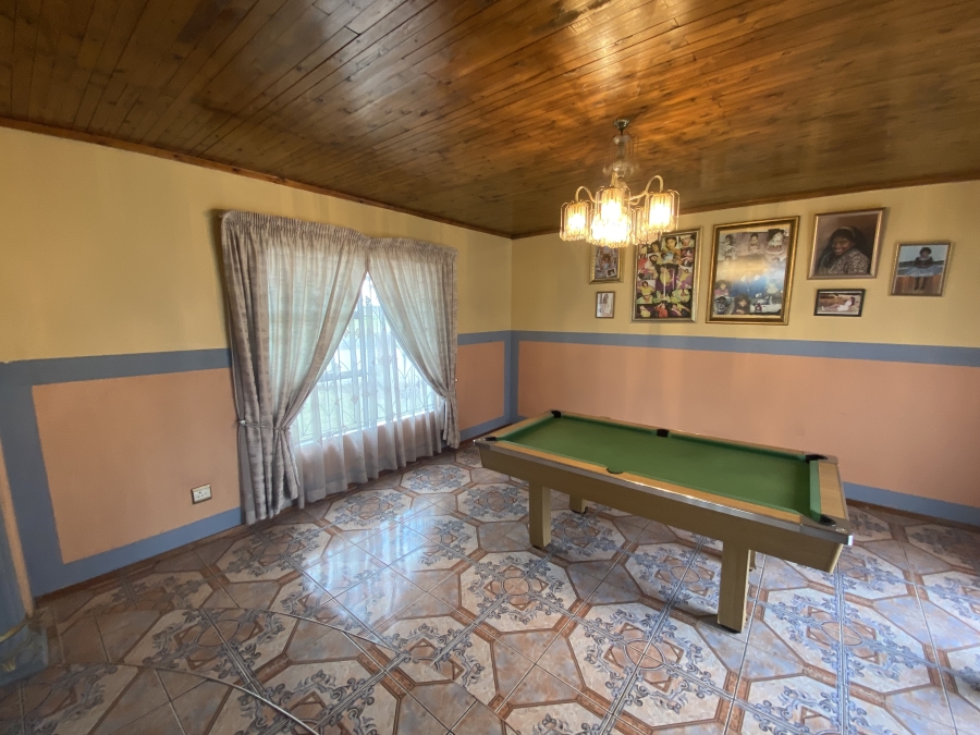 4 Bedroom Property for Sale in Mackenzie Park Gauteng