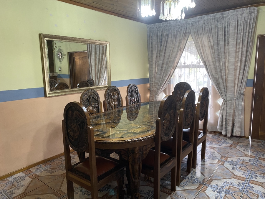 4 Bedroom Property for Sale in Mackenzie Park Gauteng