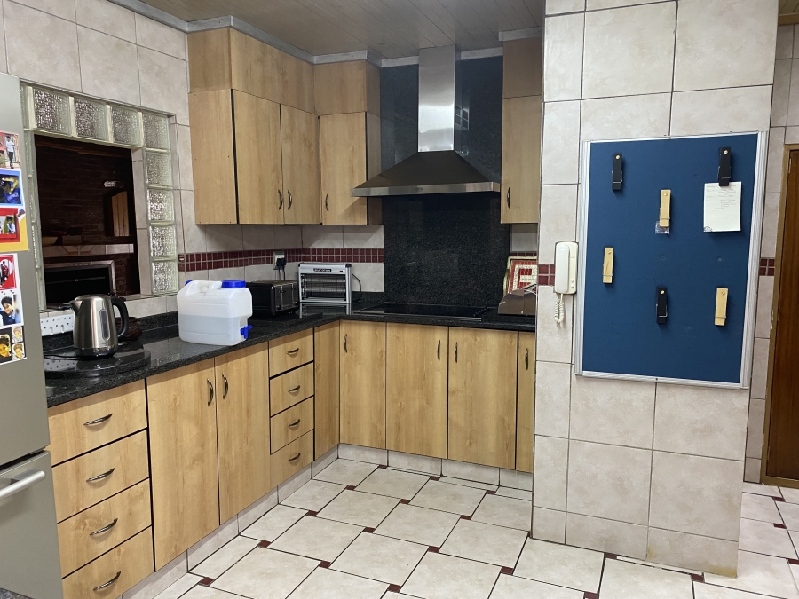 4 Bedroom Property for Sale in Mackenzie Park Gauteng