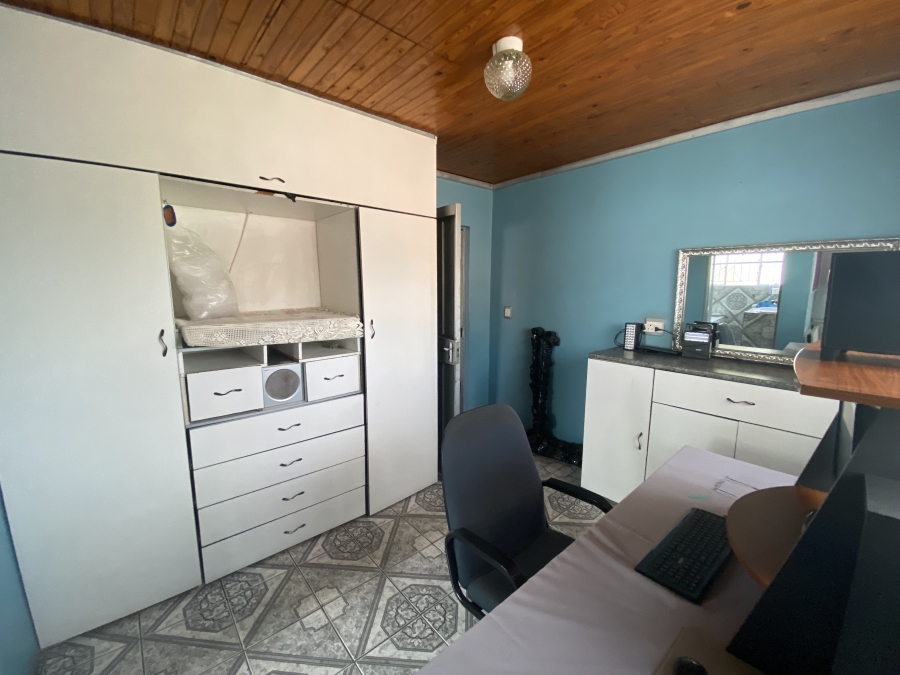 4 Bedroom Property for Sale in Mackenzie Park Gauteng