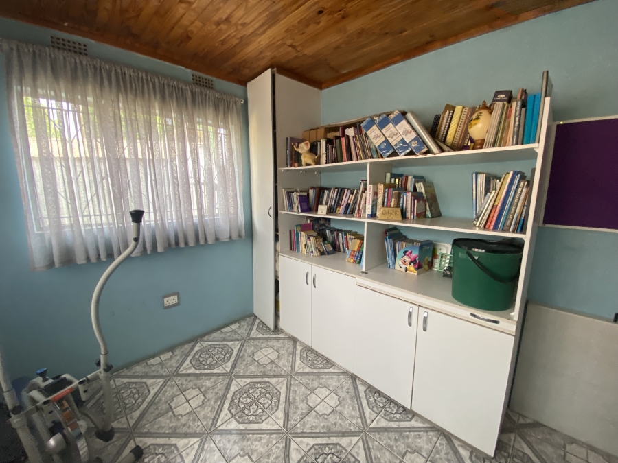 4 Bedroom Property for Sale in Mackenzie Park Gauteng