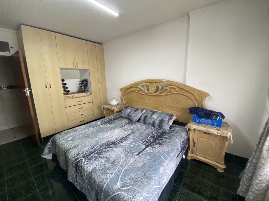 4 Bedroom Property for Sale in Mackenzie Park Gauteng