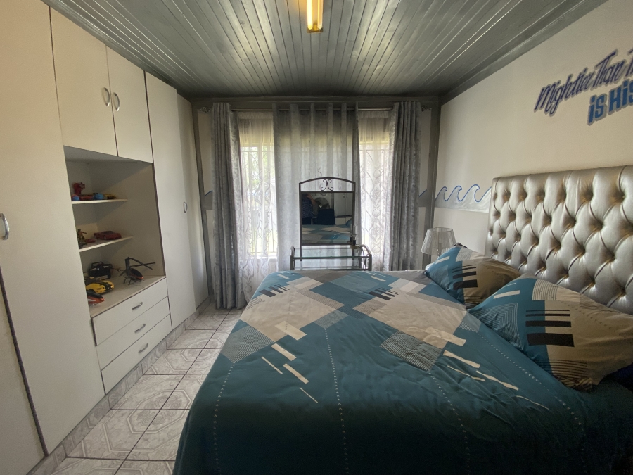4 Bedroom Property for Sale in Mackenzie Park Gauteng