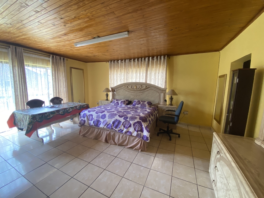 4 Bedroom Property for Sale in Mackenzie Park Gauteng