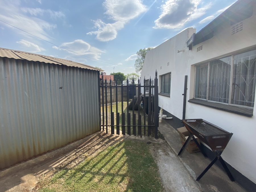 4 Bedroom Property for Sale in Mackenzie Park Gauteng