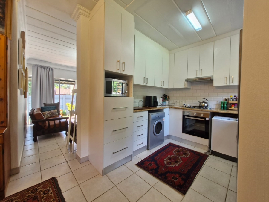 2 Bedroom Property for Sale in Rooihuiskraal North Gauteng