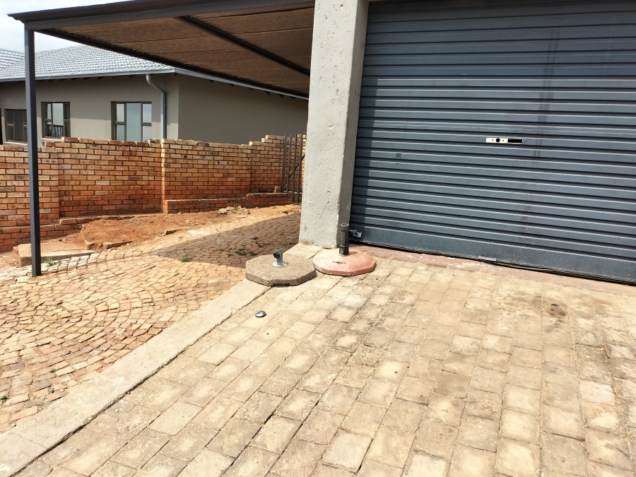 3 Bedroom Property for Sale in Noordheuwel Gauteng
