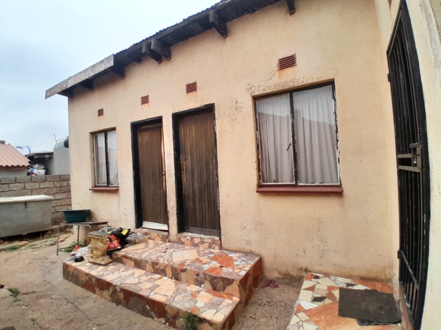 2 Bedroom Property for Sale in Zondi Gauteng