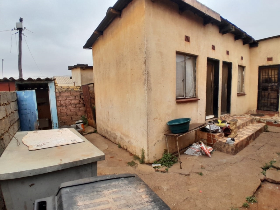 2 Bedroom Property for Sale in Zondi Gauteng