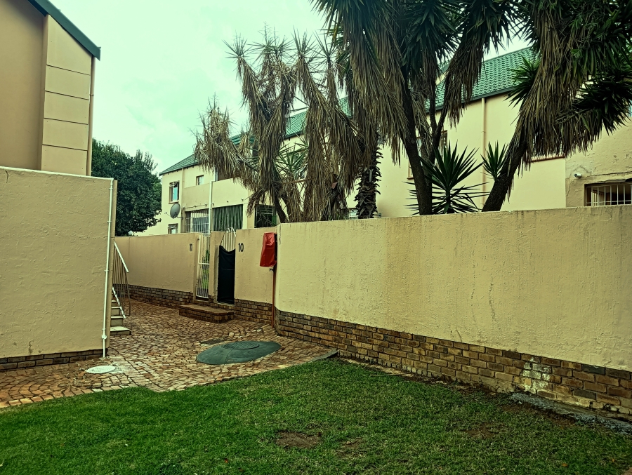 2 Bedroom Property for Sale in Moreleta Park Gauteng
