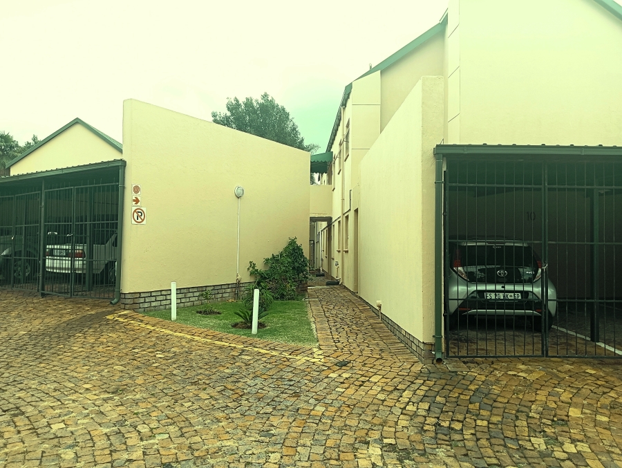 2 Bedroom Property for Sale in Moreleta Park Gauteng